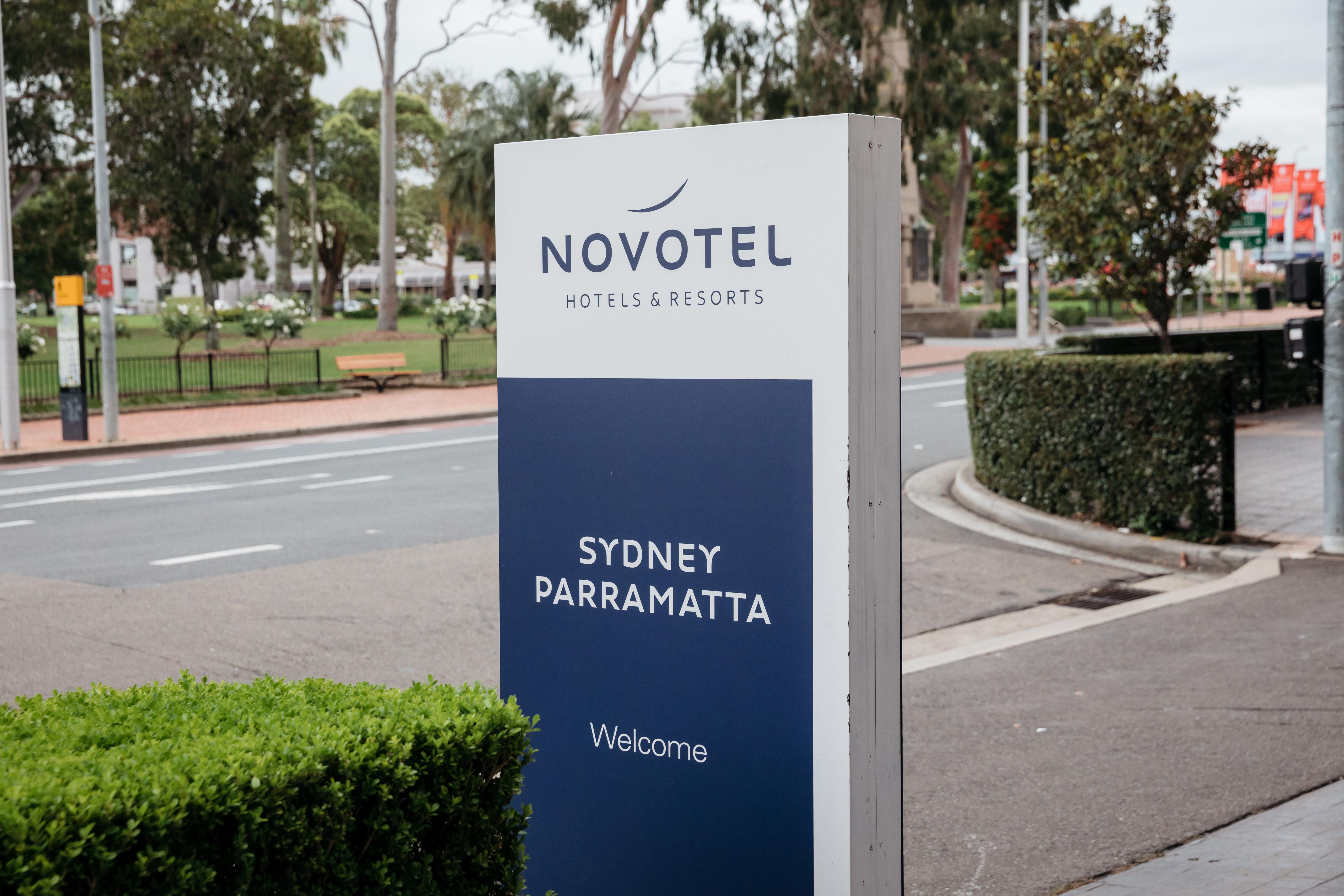Novotel Sydney Parramatta Sidney Exterior foto